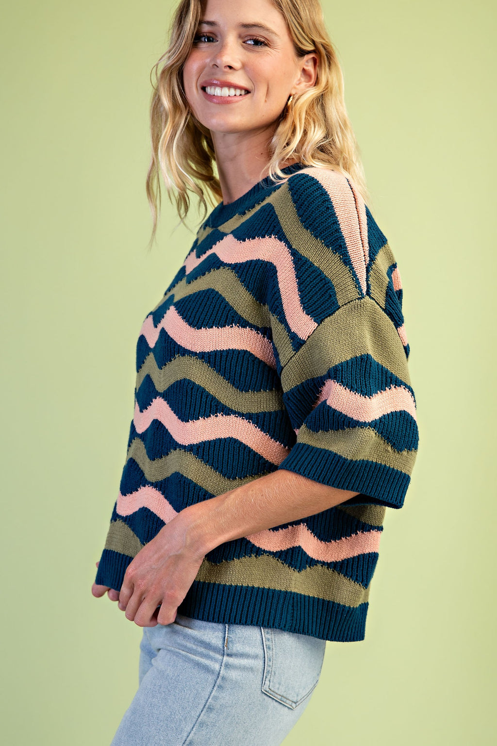 Multi-colored Wave Short Sleeve Sweater