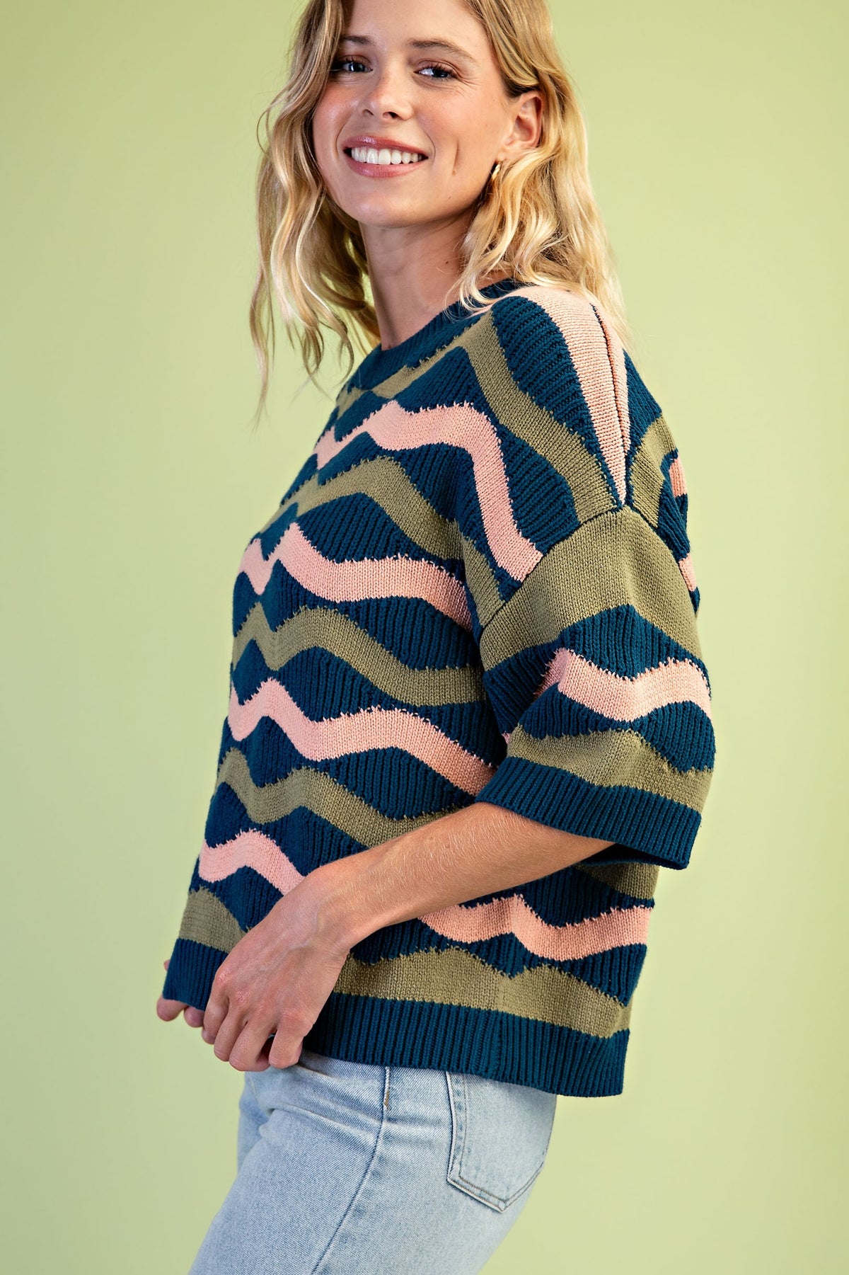 Multi-colored Wave Short Sleeve Sweater