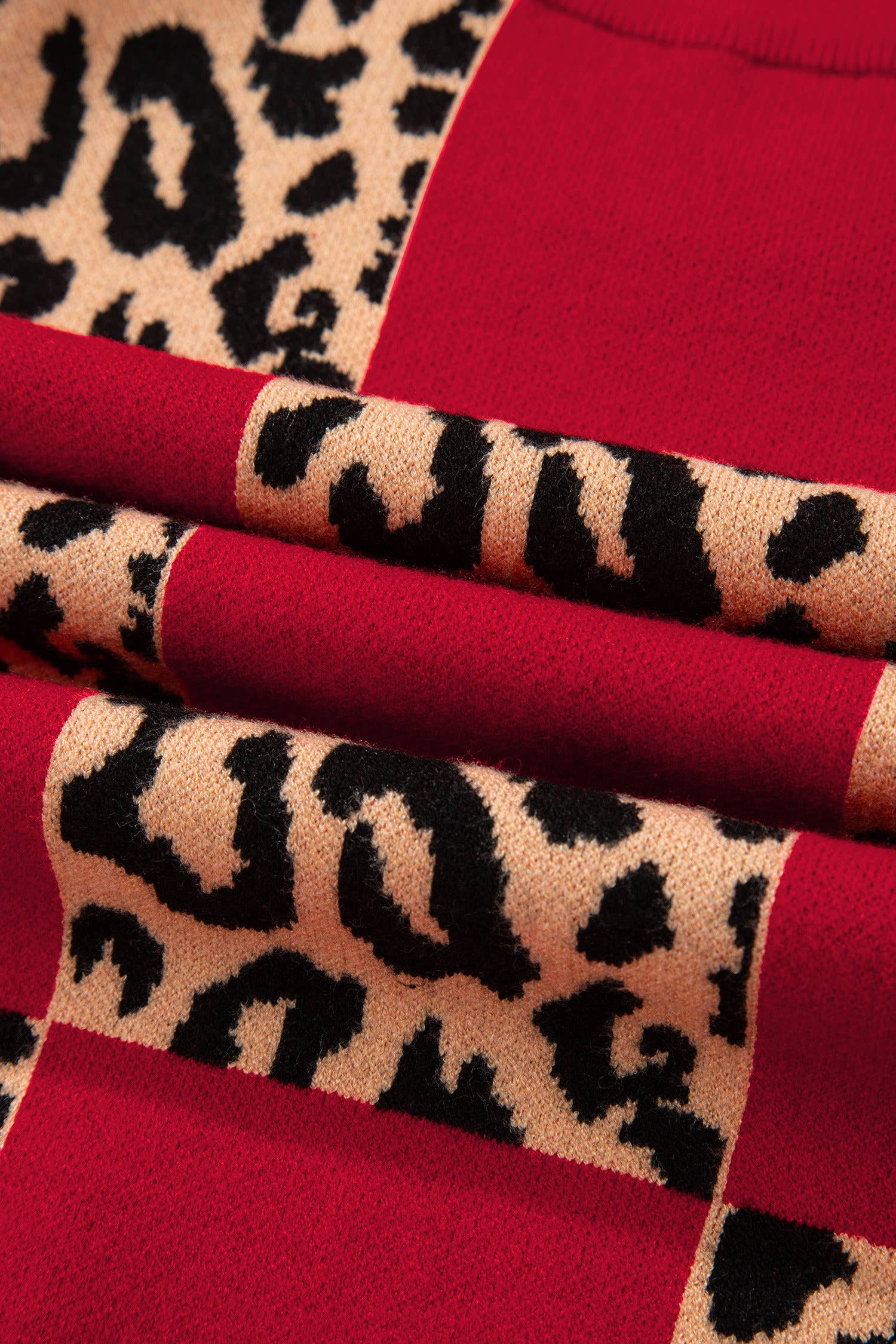 Plus Size Leopard Checkerboard Short Sleeve Sweater (S-3X)