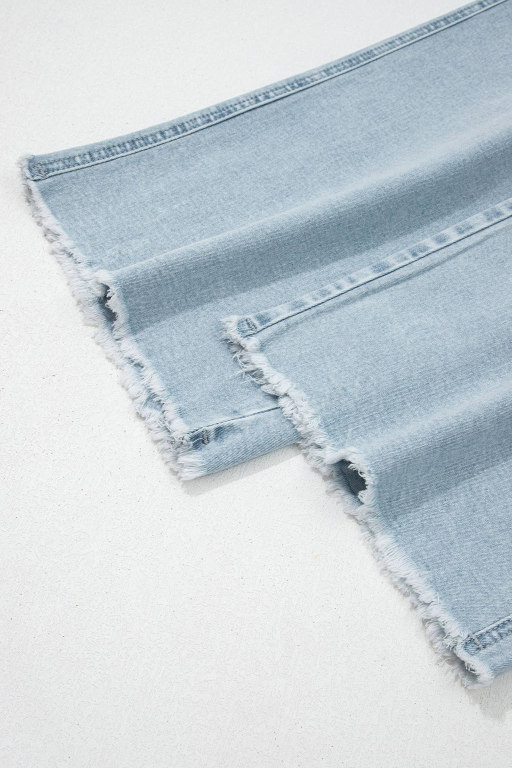 Solid Frayed Regular Cropped Light Wash Denim Jeans