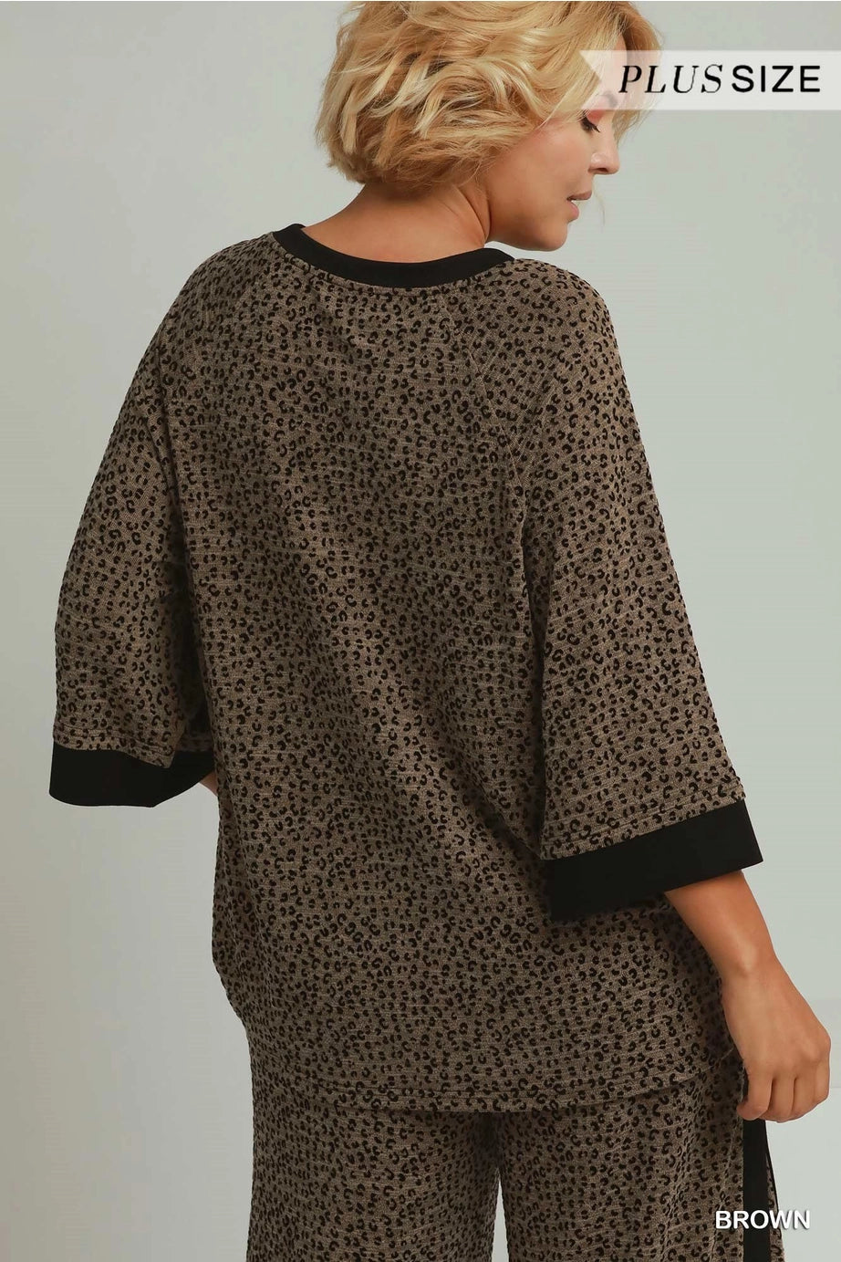 Plus Size Leopard Velvet Blend 3/4 Raglan Sleeve Top