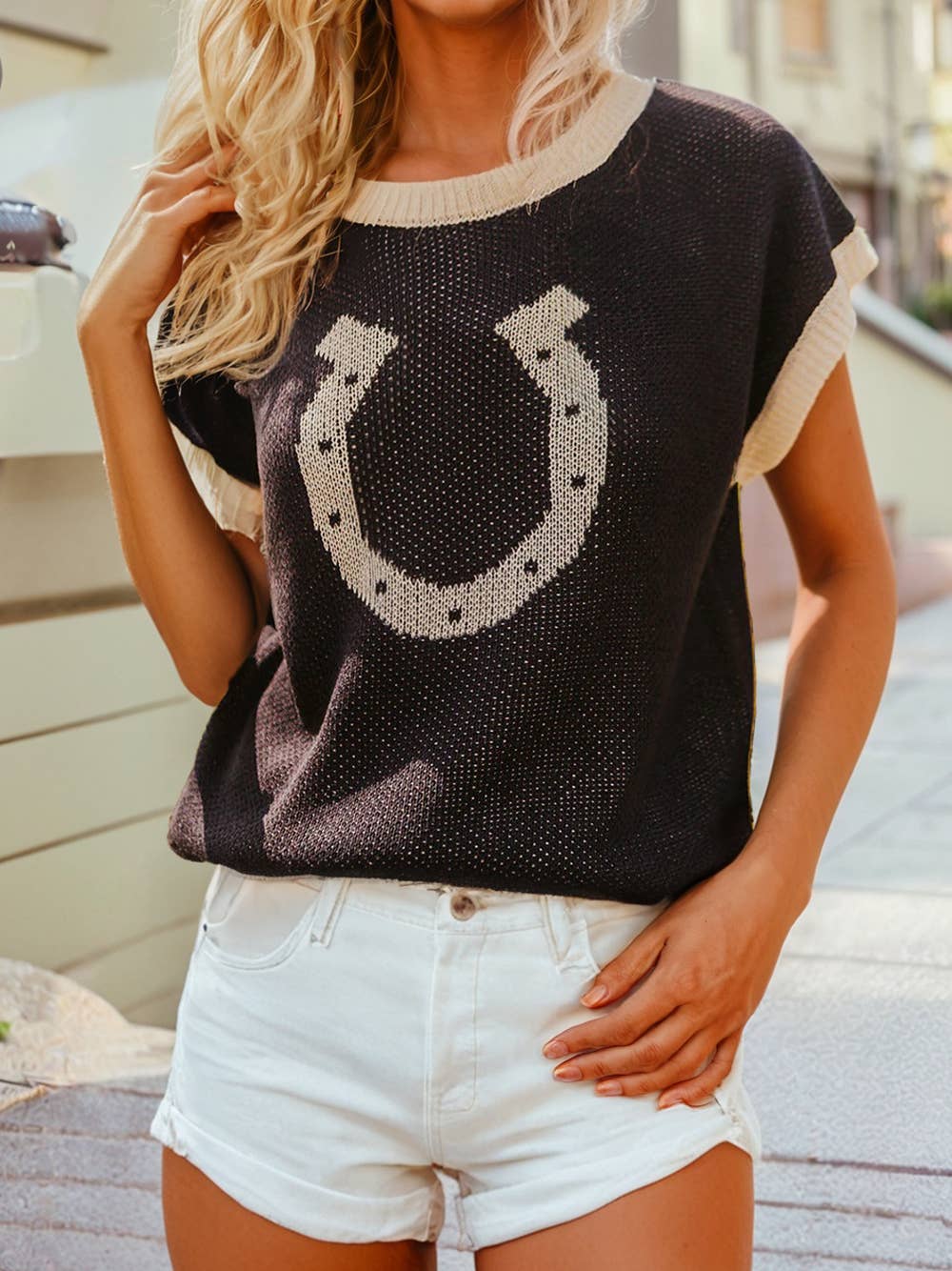 Western Horse Shoe Contrast Trim Short Sleeve Sweater